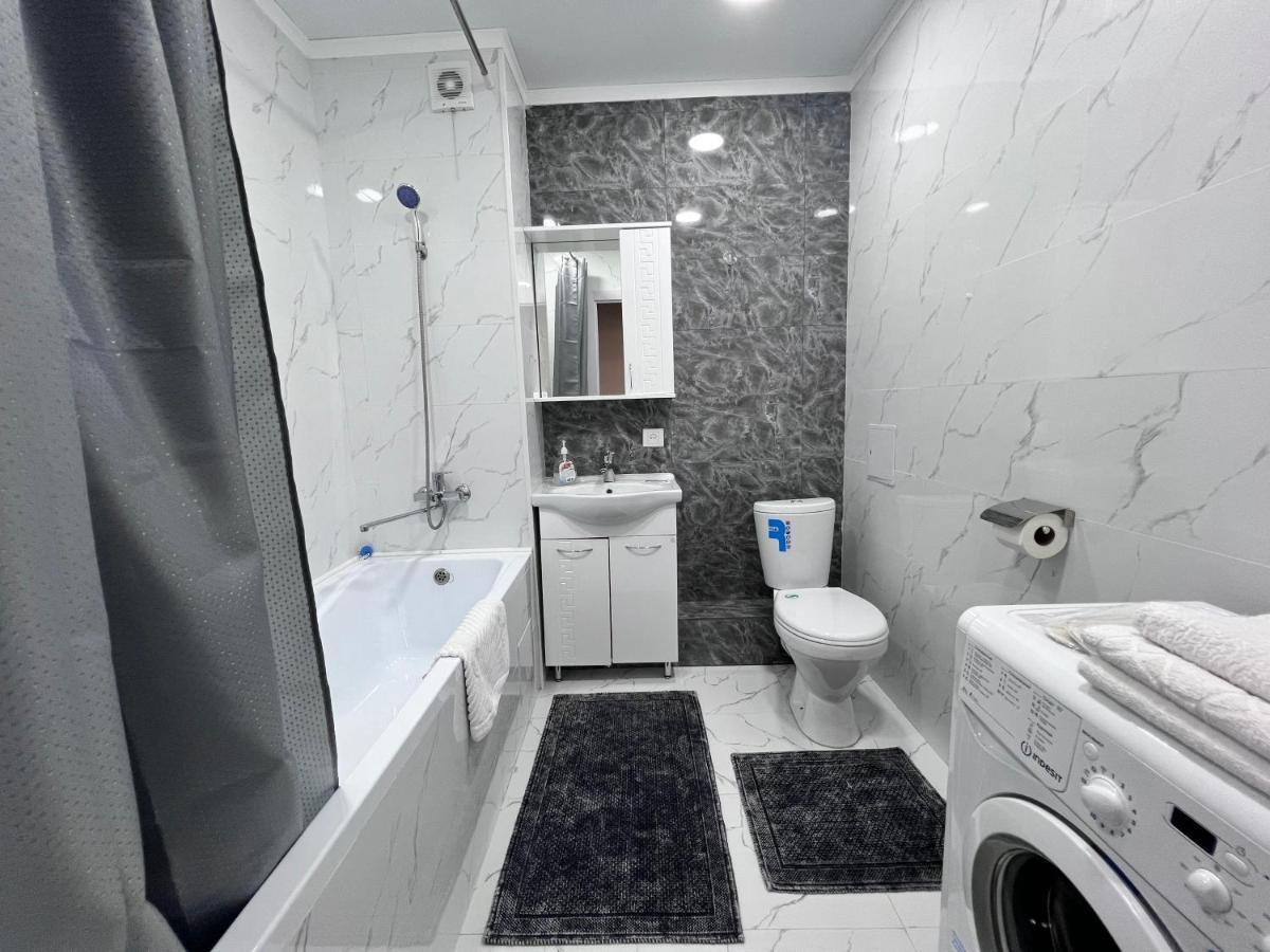 Apartment уютная напротив спорткомплекса арена, 51-24 Almaty