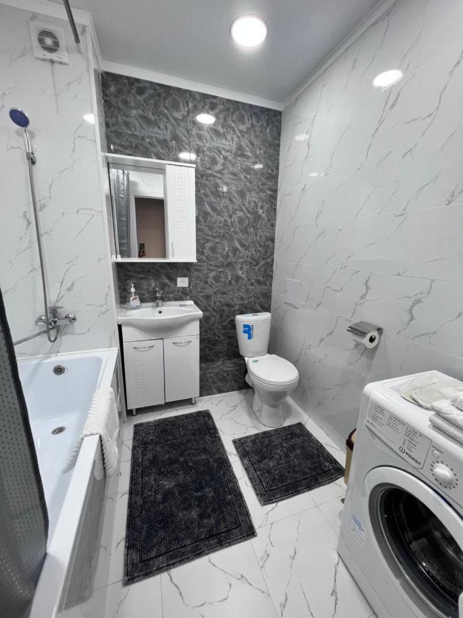 уютная напротив спорткомплекса арена, 51-24 Apartment *